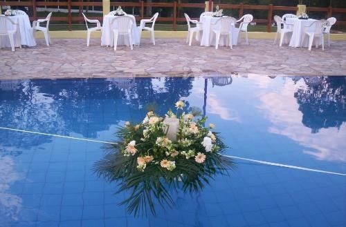 Piscina com flores
