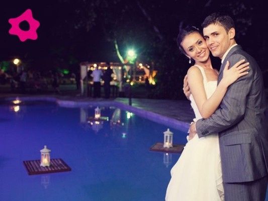Piscina com velas