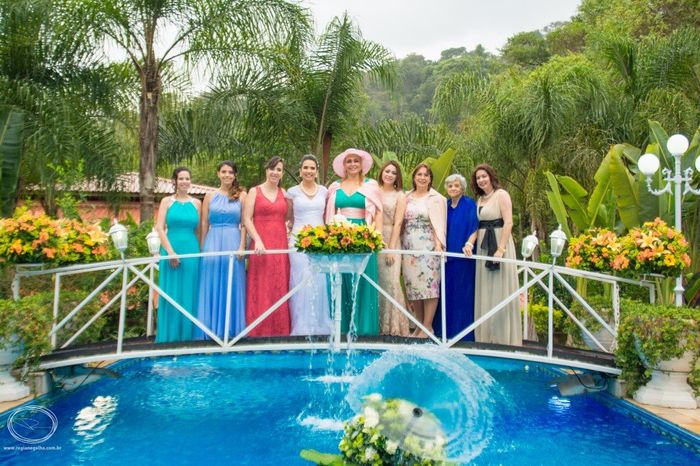 Elas......