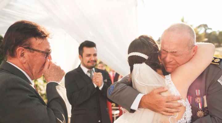 Entrei com meu Pai e Avô - Ao fundo meu marido lindo