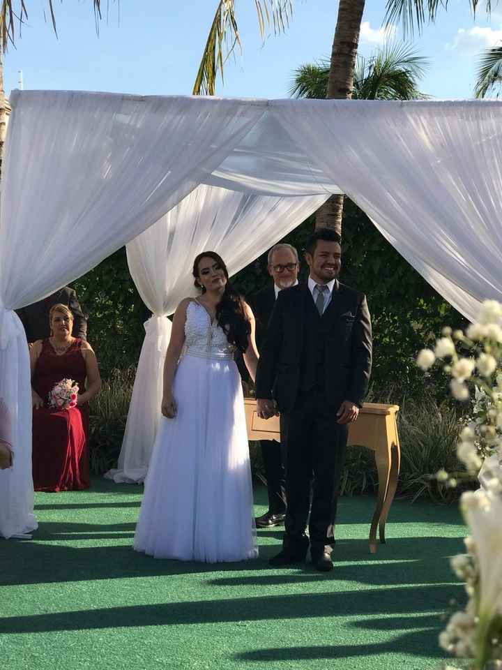 Na cerimônia , com minha mamãe ao fundo