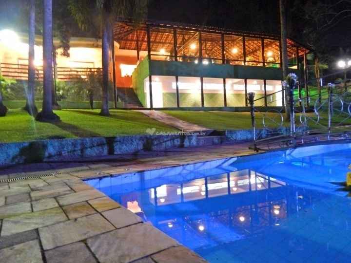 Piscina a noite