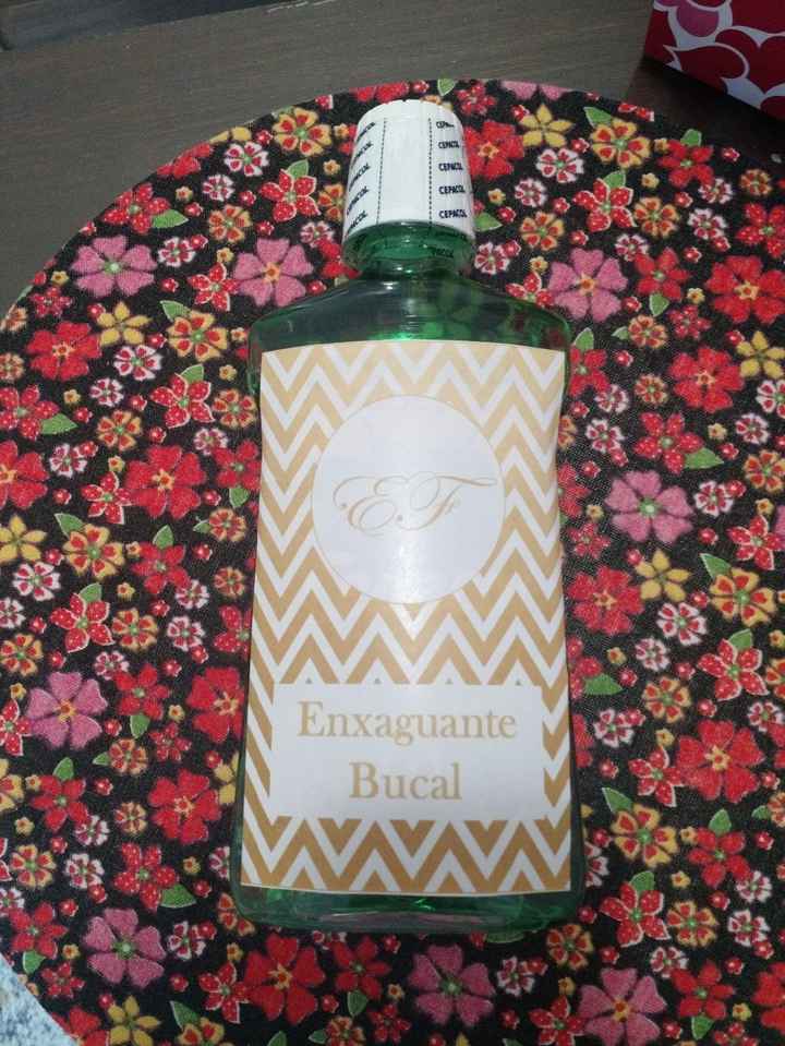 Enxaguante bucal em papel adesivo