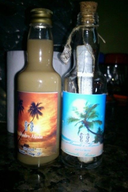 Garrafinhas de licor e convites