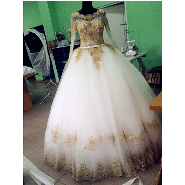 Vestido de noiva branco e dourado...qual a sua opinião? 2