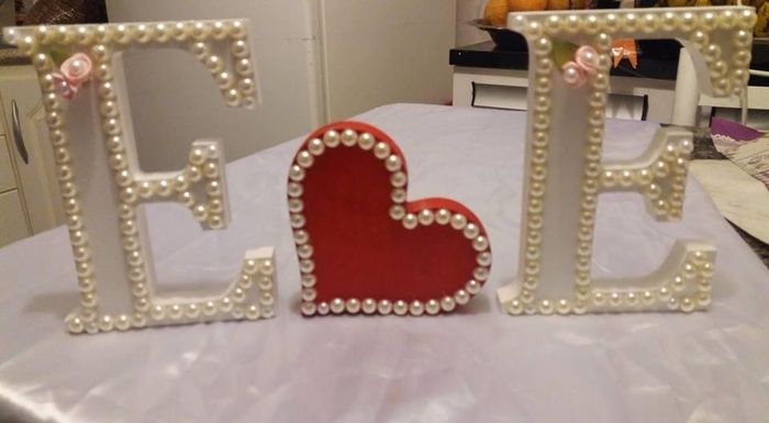 decorado com pérolas...que no momento esta sendo o queridinho das noivinhas...