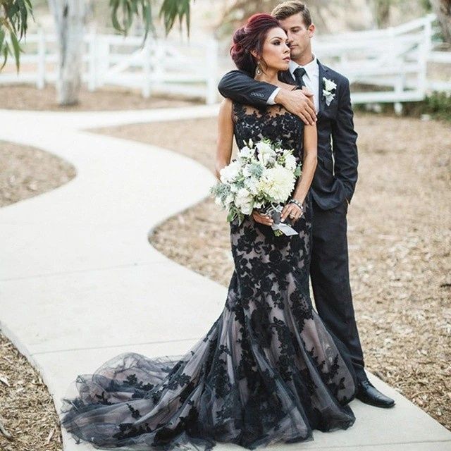 7) Noivas de vestido preto...Sim ou Não?