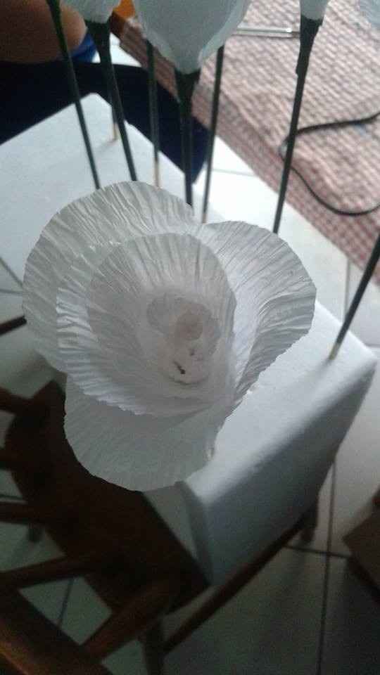 Rosa feita de papel crepom!!