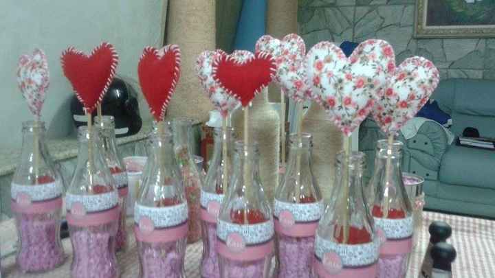 Garrafinhas de coca com adesivinho personalizado!