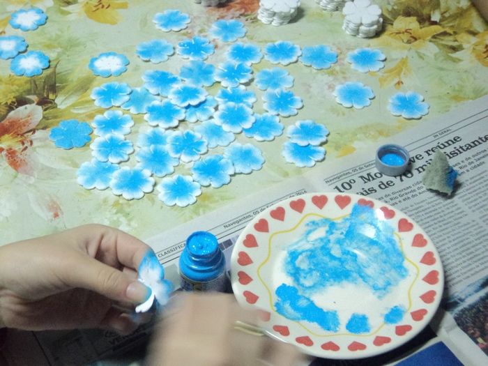 Pintando as florzinhas!