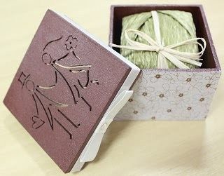 Caixinha de MDF com bem casado dentro!