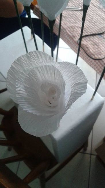 Rosa feita de papel crepom!!