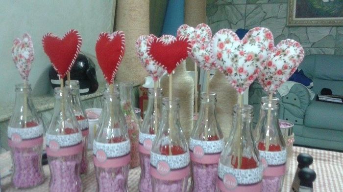 Garrafinhas de coca com adesivinho personalizado!