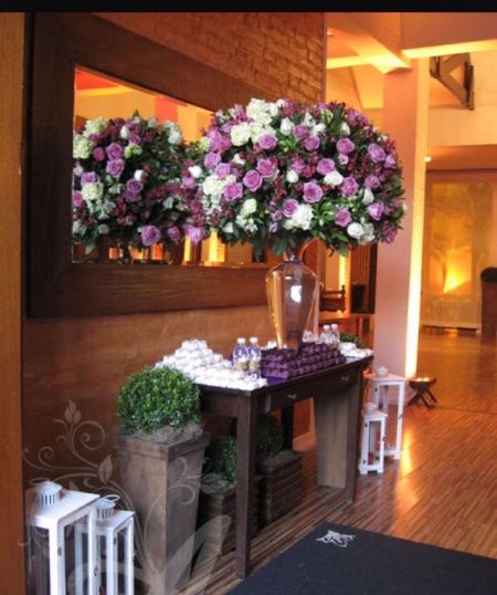 Decoração cor uva e branco - 2