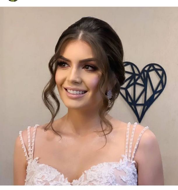 Resultado do teste de maquiagem e penteado. 6
