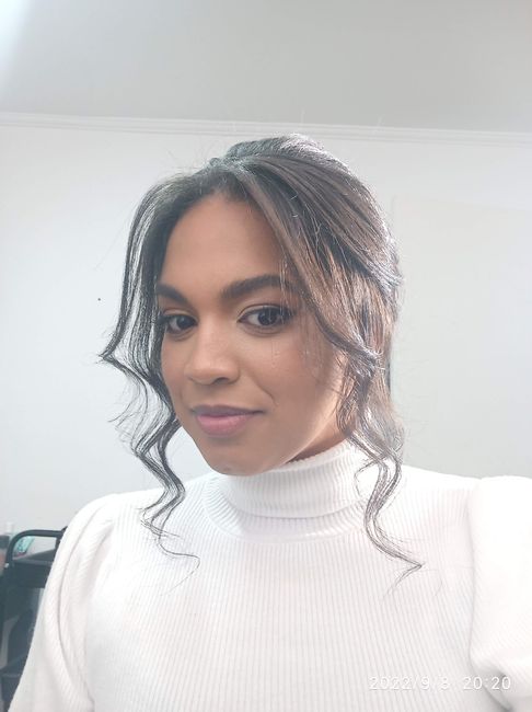 Resultado do teste de maquiagem e penteado. 7