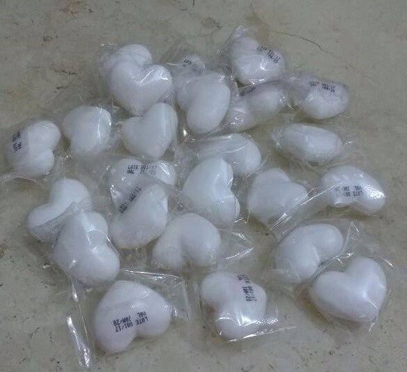 Mini sabonetes em formato de coração - R&dollar; 0,50 cada