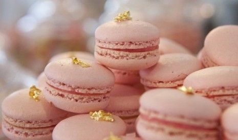 No lugar dos bem casados pretendo fazer esses macarons, uma graça não é?