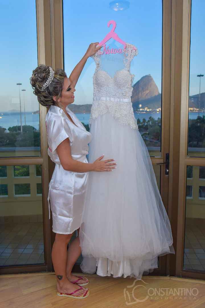Admirando meu vestido