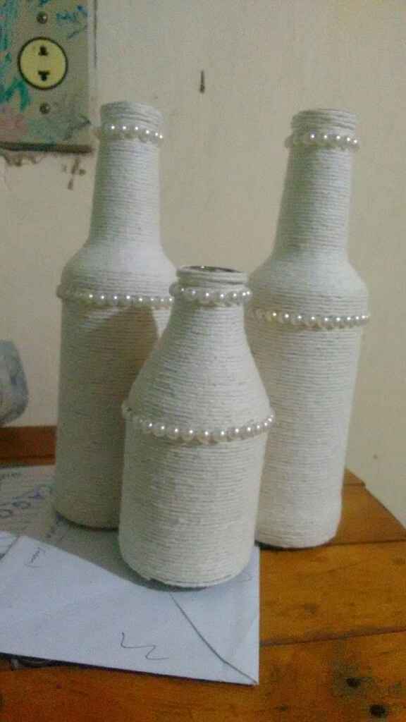 Meus diy.. plaquinhas para fotos, a lembrancinha, essas garrafas ainda não sei bem onde colocar e os