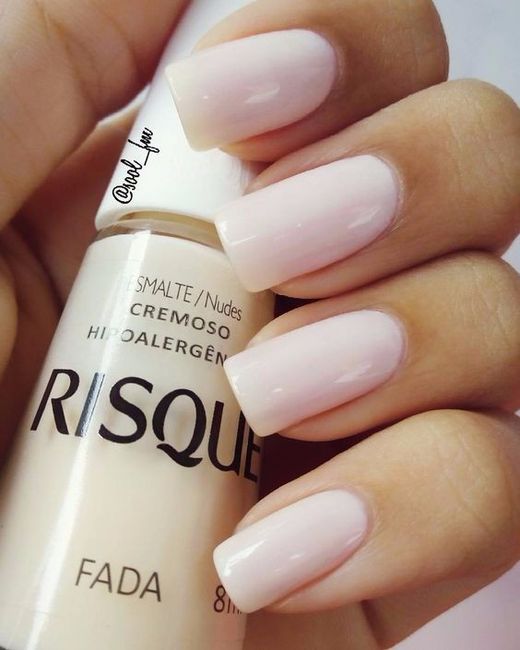 Manicure... acrescentaria um desenho simples !