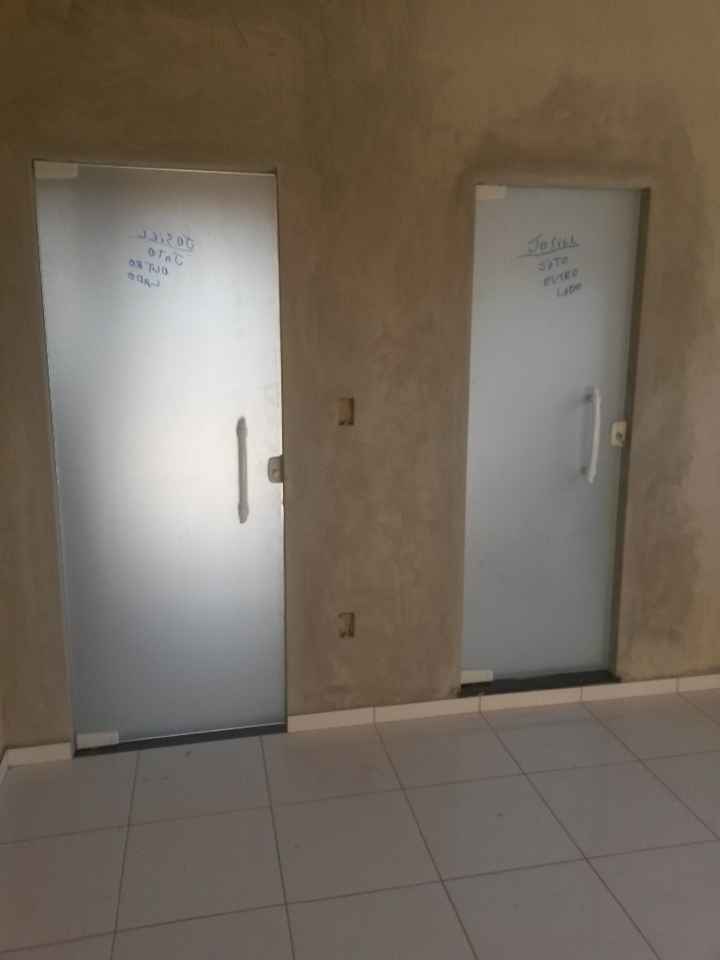 Portas de blindex jateadas da suíte e banheiro da suíte