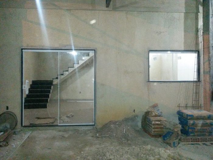 1o Andar atualmente. Material já comprado para acimentar a frente da casa