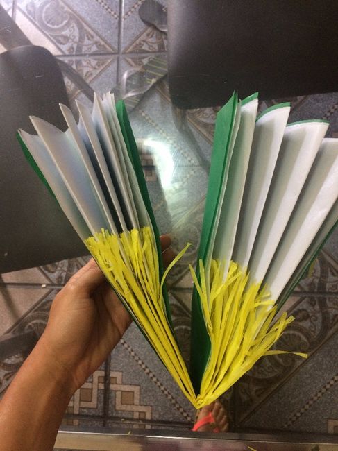 Dobre ao meio todas as folhas juntas