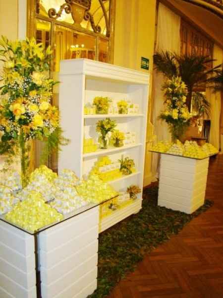 Amarelo