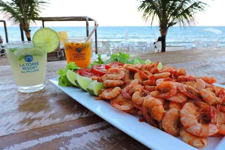 Praia, camarão cerveja, (no meu caso caipirinha)