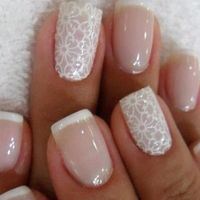 Unhas com decoração de renda