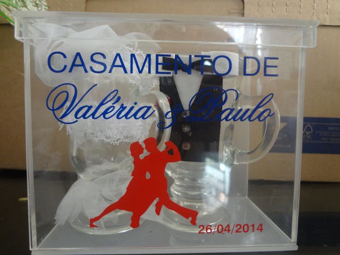 As tacinhas dentro da caixa