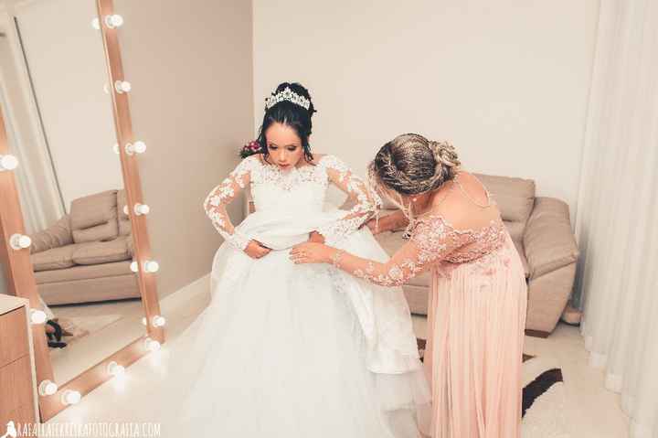 Momento de Colocar o vestido!! Me ajudem!! - 1