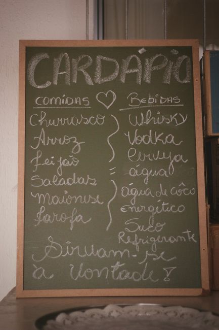 O quadro com o cardápio também foi ideia minha rs