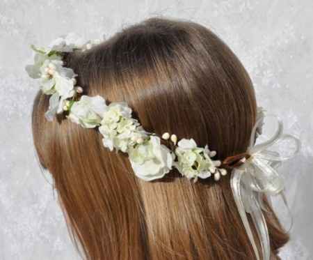 Daminhas com coroa de flores