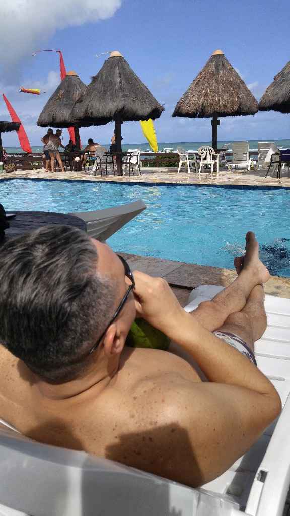 Piscina de frente com o Mar