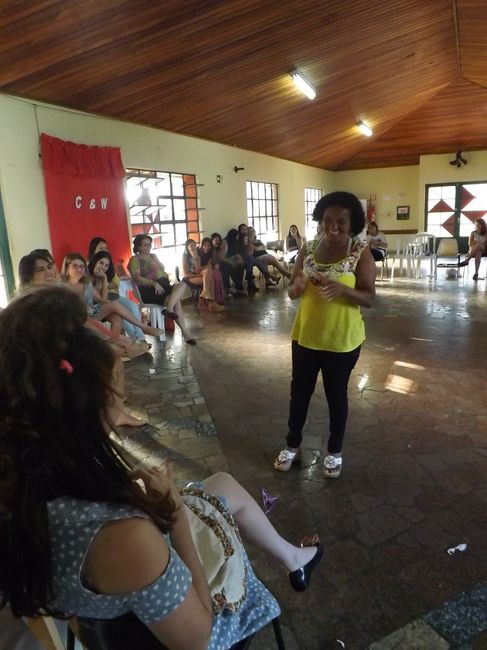 Brincadeira do Chá - Adivinhar os presentes pela mimica