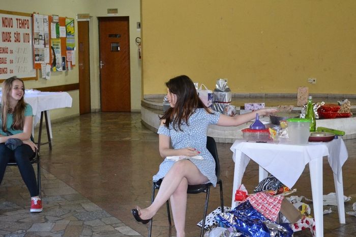 Brincadeira do Chá - Adivinhar os presentes pela mimica