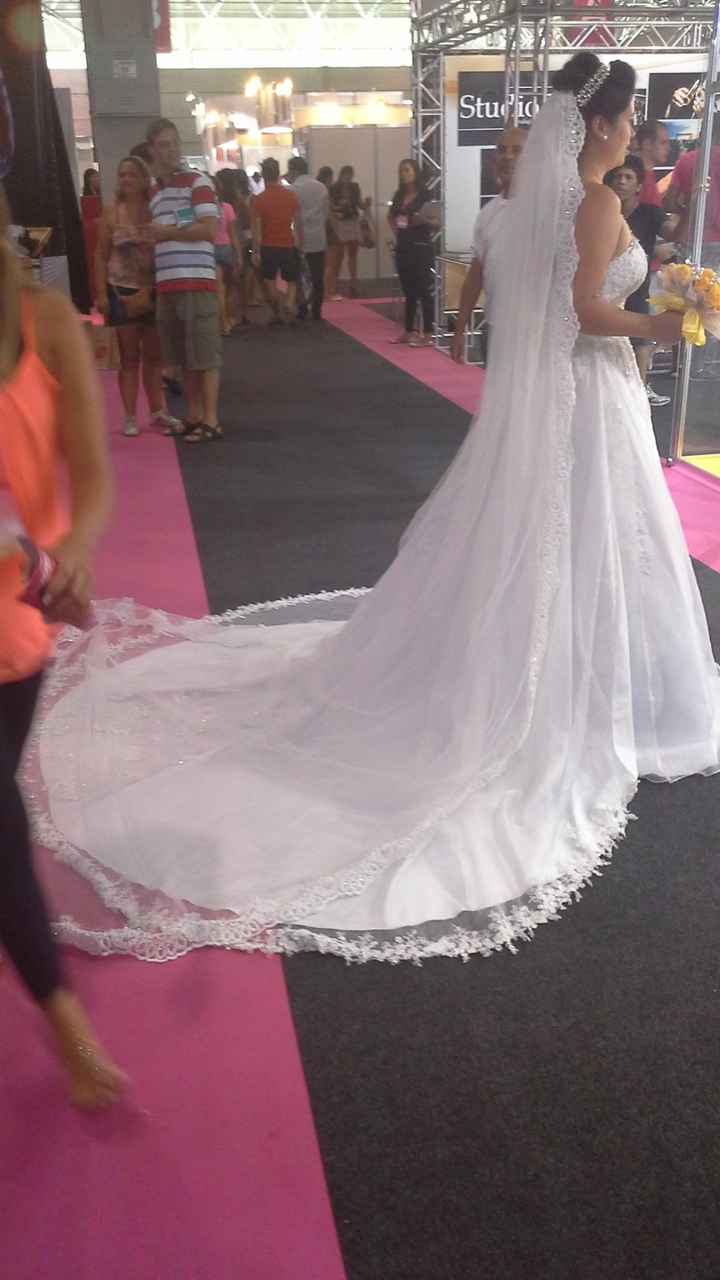 vestido de lado