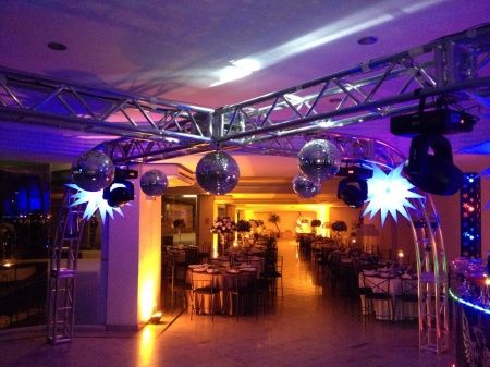 Espaço para recepção e dj - 3