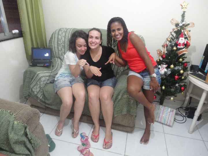 Minhas amigas vieram ver minha aliança