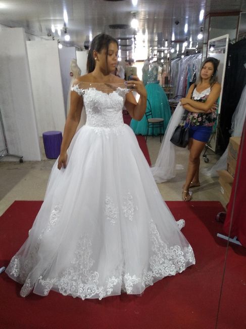 Quantos vestidos de noiva você já provou? 1