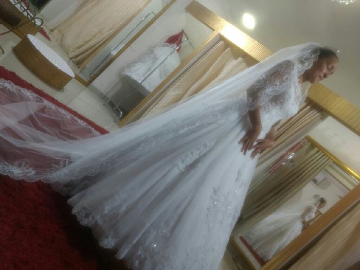 9. O corte do meu vestido será ____ 1