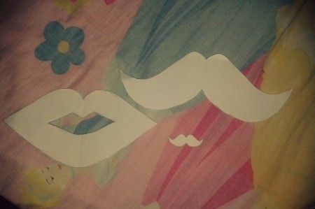 Moldes Kiss and Moustache