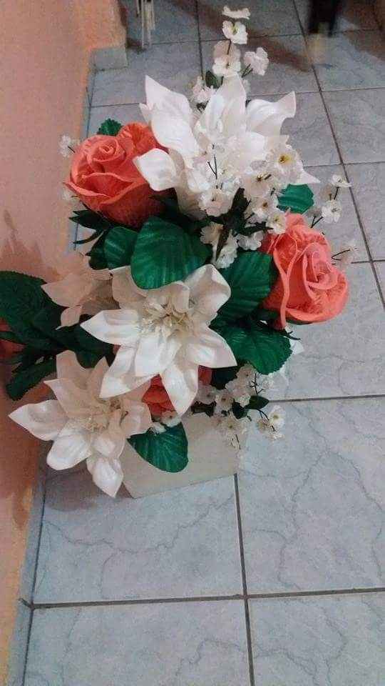 Decoração com flores de eva - 2