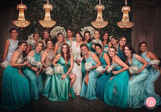 Qual a cor do vestido das suas madrinhas? 5