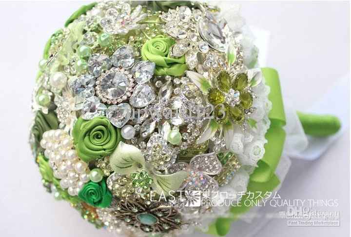 BUQUE DE BROCHE MODA AMERICA 