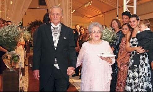 Avós entrando com aliança! #casamentolêedudu - 1