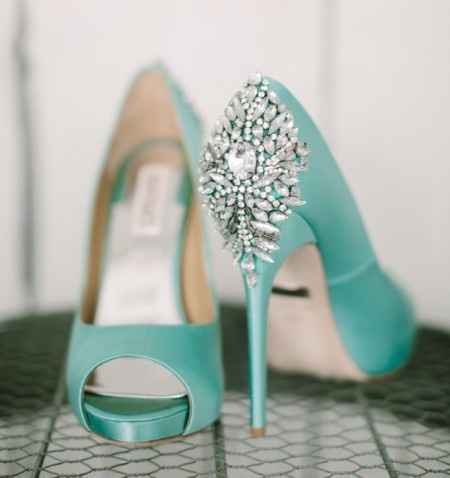 Os sapatos - B