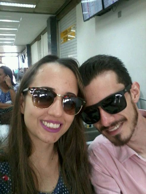 Nós dois no aeroporto, estavamos exaustos